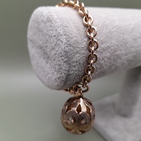 Vintage Gold-tone Chain Bracelet Sister Clasp Spherical Filigree Charm, 7 Inch - Picture 10 of 10